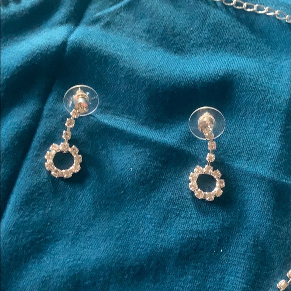 Earring n necklace - Picture 3 of 4